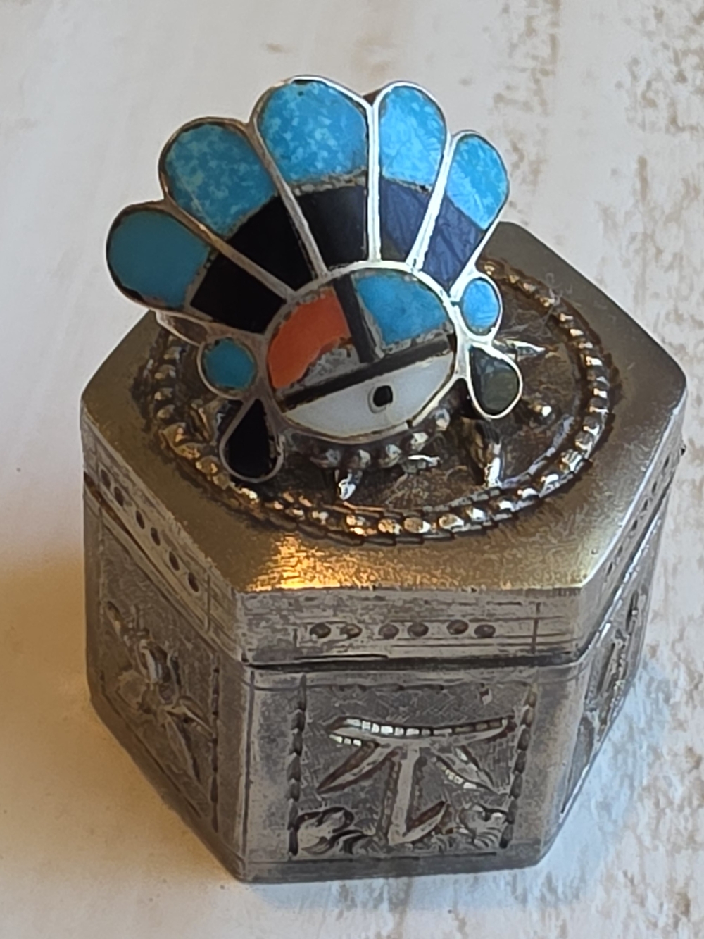 Size 6 Vintage Zuni inlay Sun Face